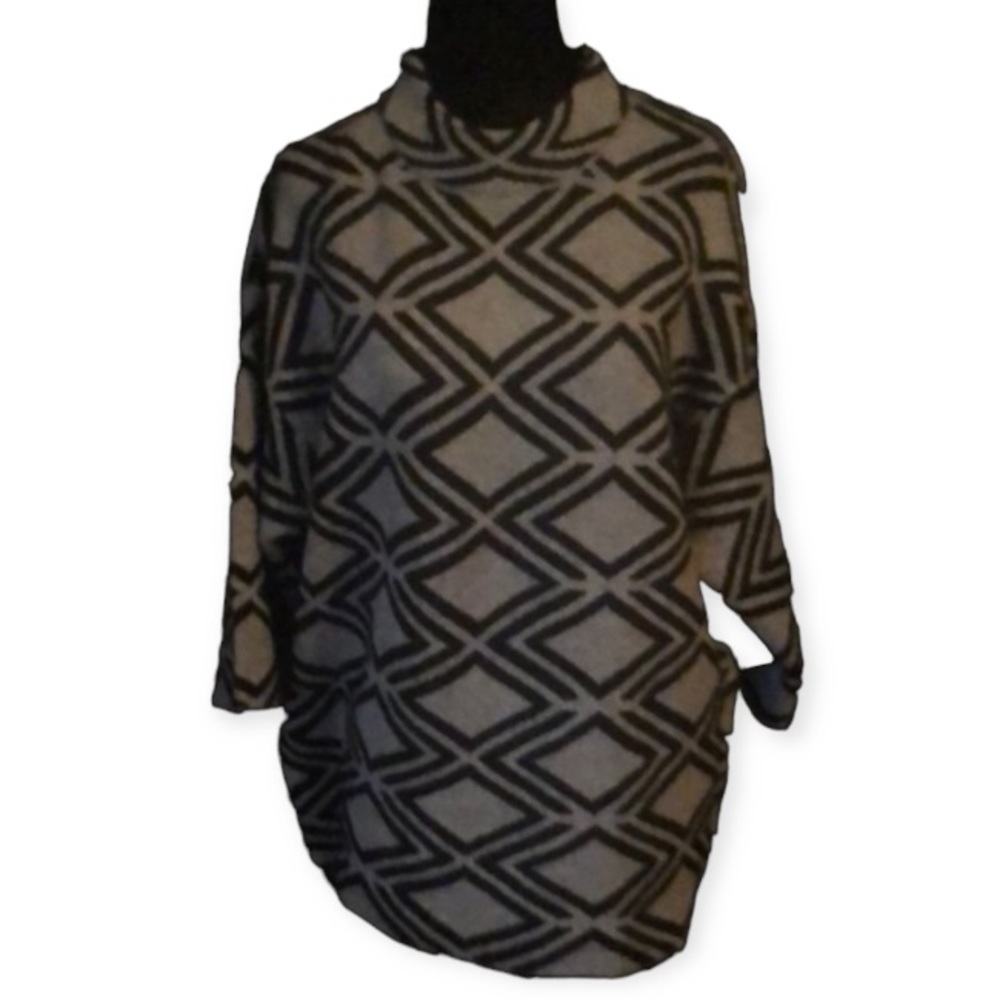 BELLDINI mock neck sweater size medium